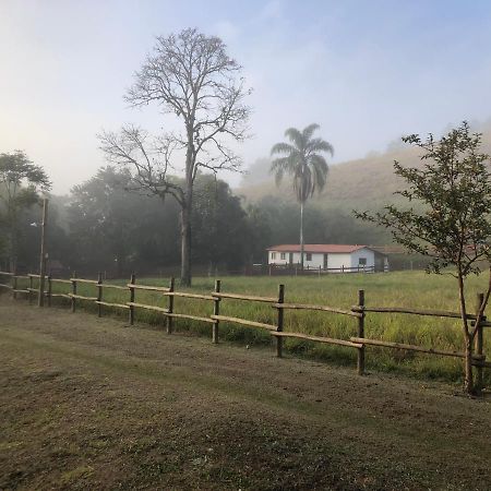 فيلا Vivenda Dos Guaranys -Um Projeto Ecologico - Casa Conservatória المظهر الخارجي الصورة
